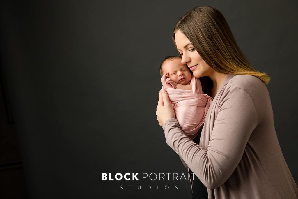 Minnesota Newborn Photos with Mom